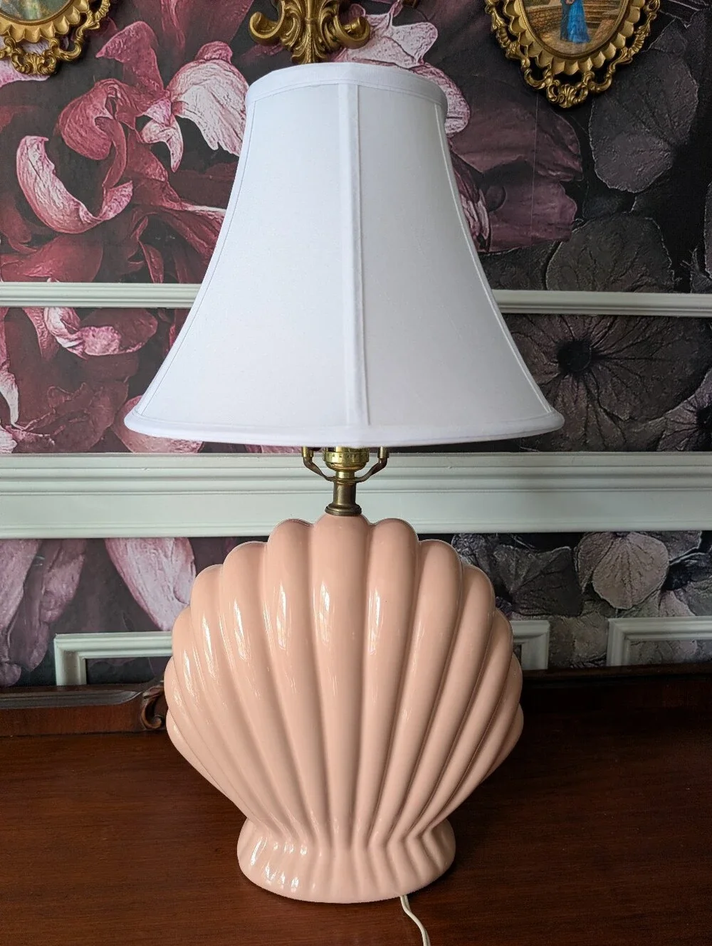Vintage 1980s Art Deco Glossy Pink Palm Beach Regency Ceramic Seashell lamp 24